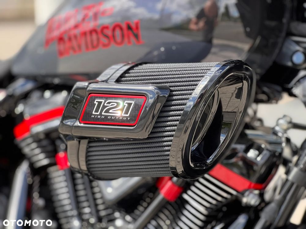Harley-Davidson CVO Street Glide - 8