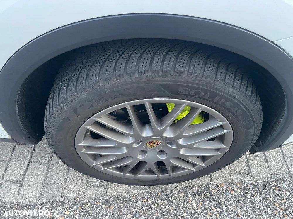 Porsche Cayenne - 9