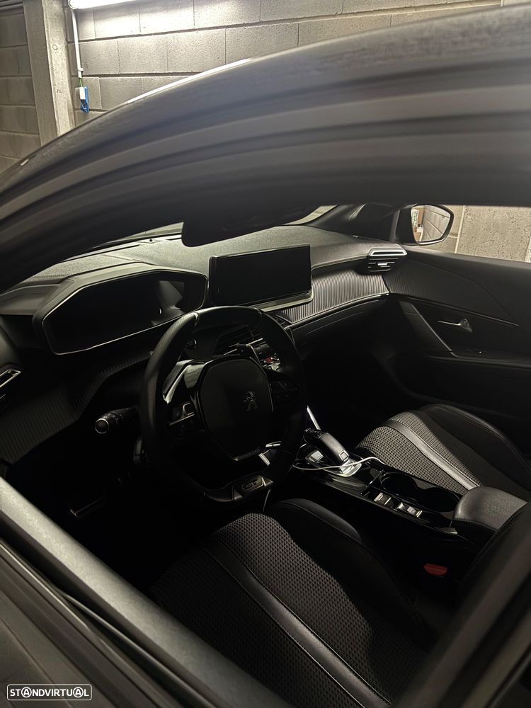 Peugeot 208 1.2 PureTech GT EAT8 - 4