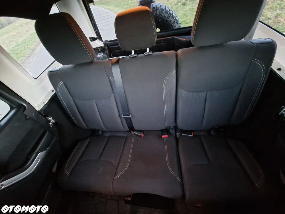 Jeep Wrangler 2.8 CRD Unlim Rubicon - 21