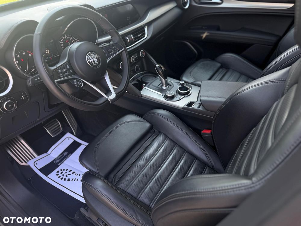 Alfa Romeo Stelvio 2.0 Turbo 16V AT8-Q4 B-Tech - 12