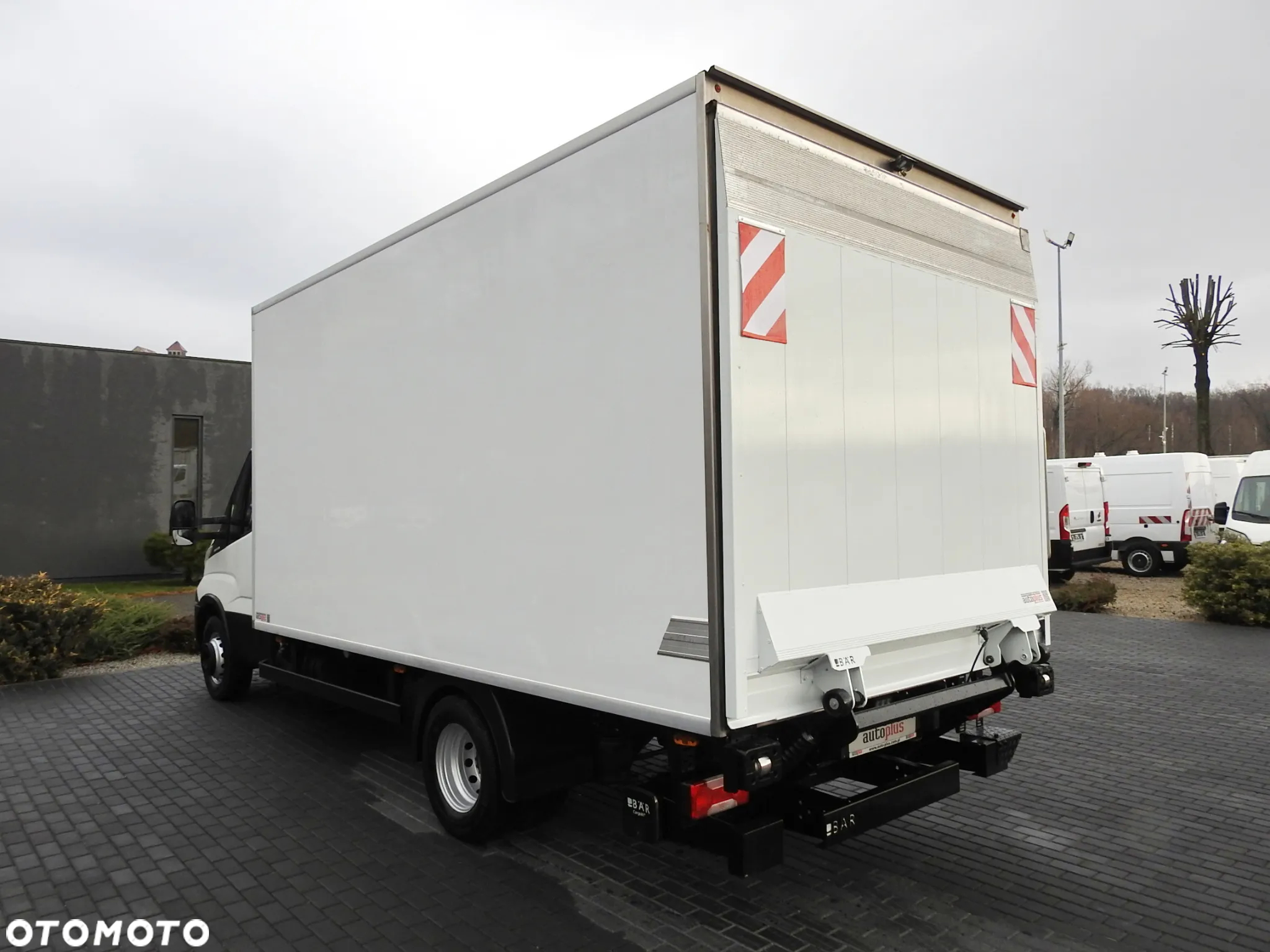 Iveco DAILY 70C17 CHŁODNIA 0*C WINDA 9 PALET ZASILANIE 230V TEMPOMAT KLIMATYZACJA PNEUMATYKA AUTOMAT HI-MATIC BLIŹNIACZE KOŁA 170KM [ 105235 ] - 11