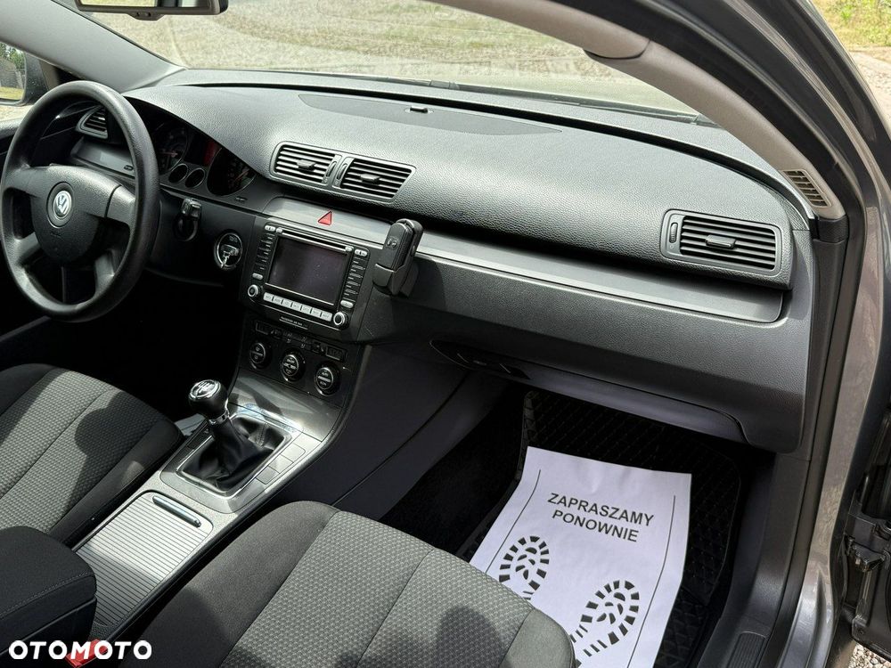 Volkswagen Passat - 25
