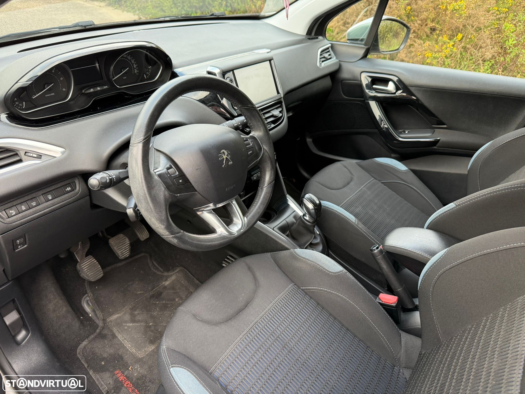 Peugeot 208 1.6 BlueHDi Style - 6