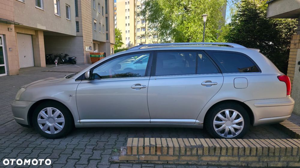 Toyota Avensis 2.0 D-4D Combi - 5