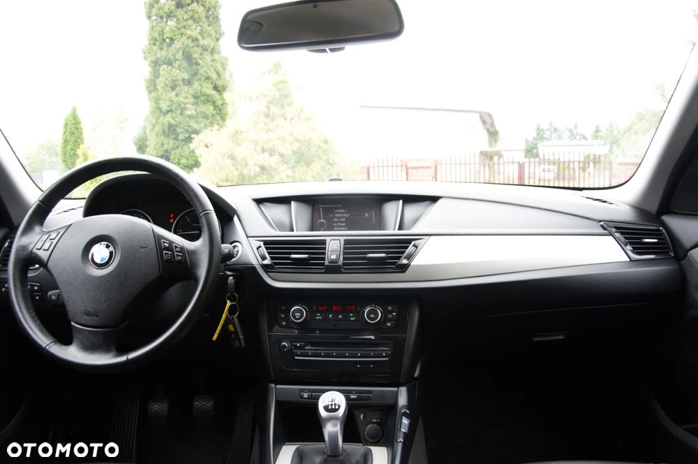 BMW X1 sDrive18d xLine - 12