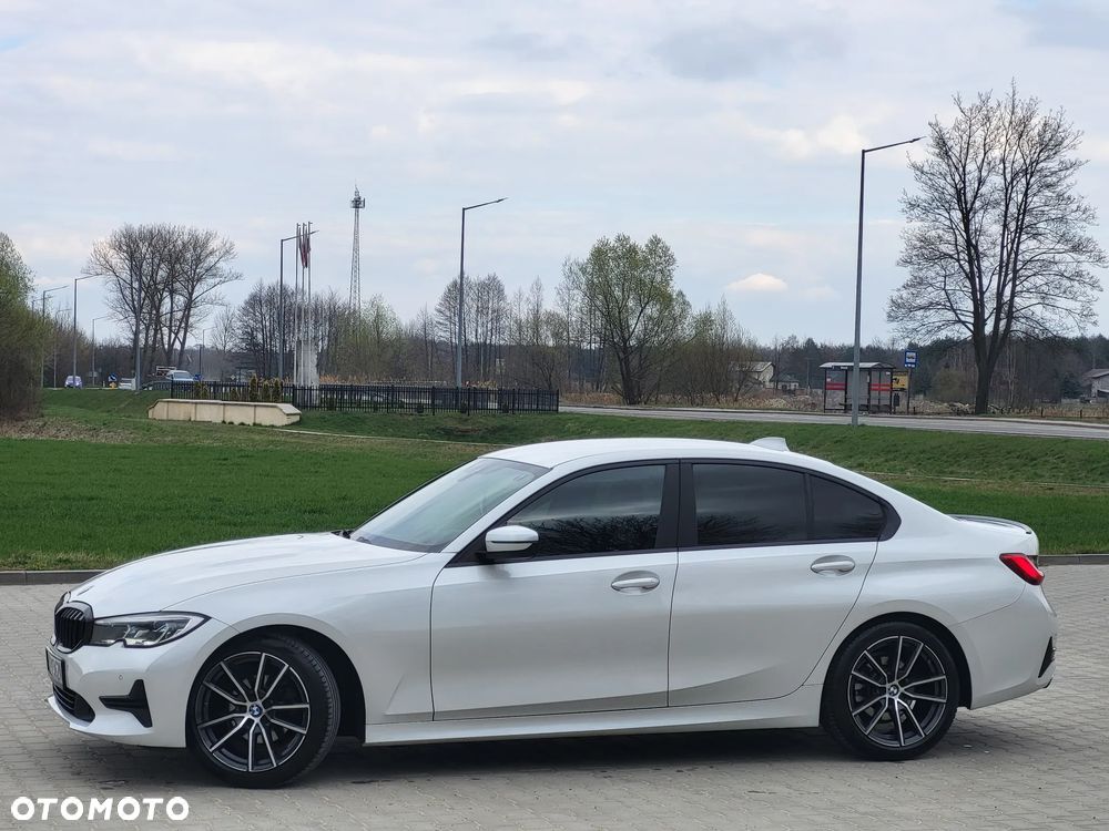 BMW Seria 3 318d Sport Line - 11