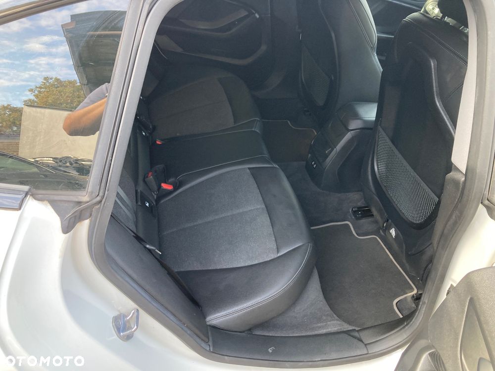 BMW Seria 2 218d Sport Line sport - 18