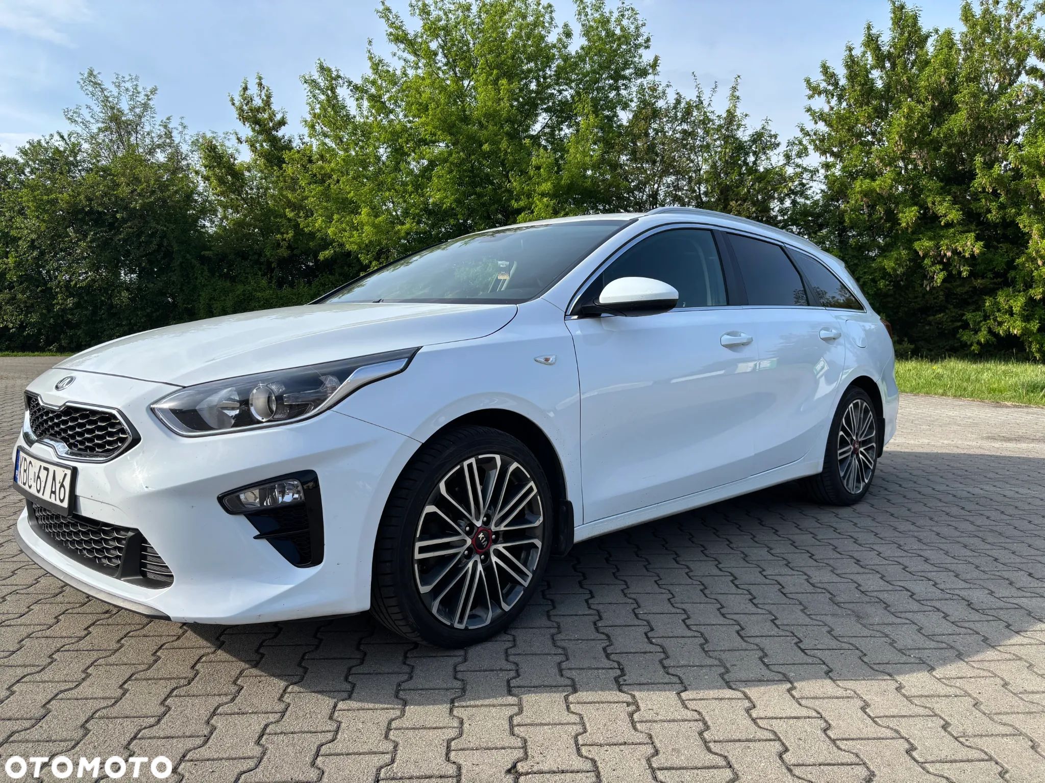 Kia Ceed 1.6 CRDi SCR L Business Line DCT - 1