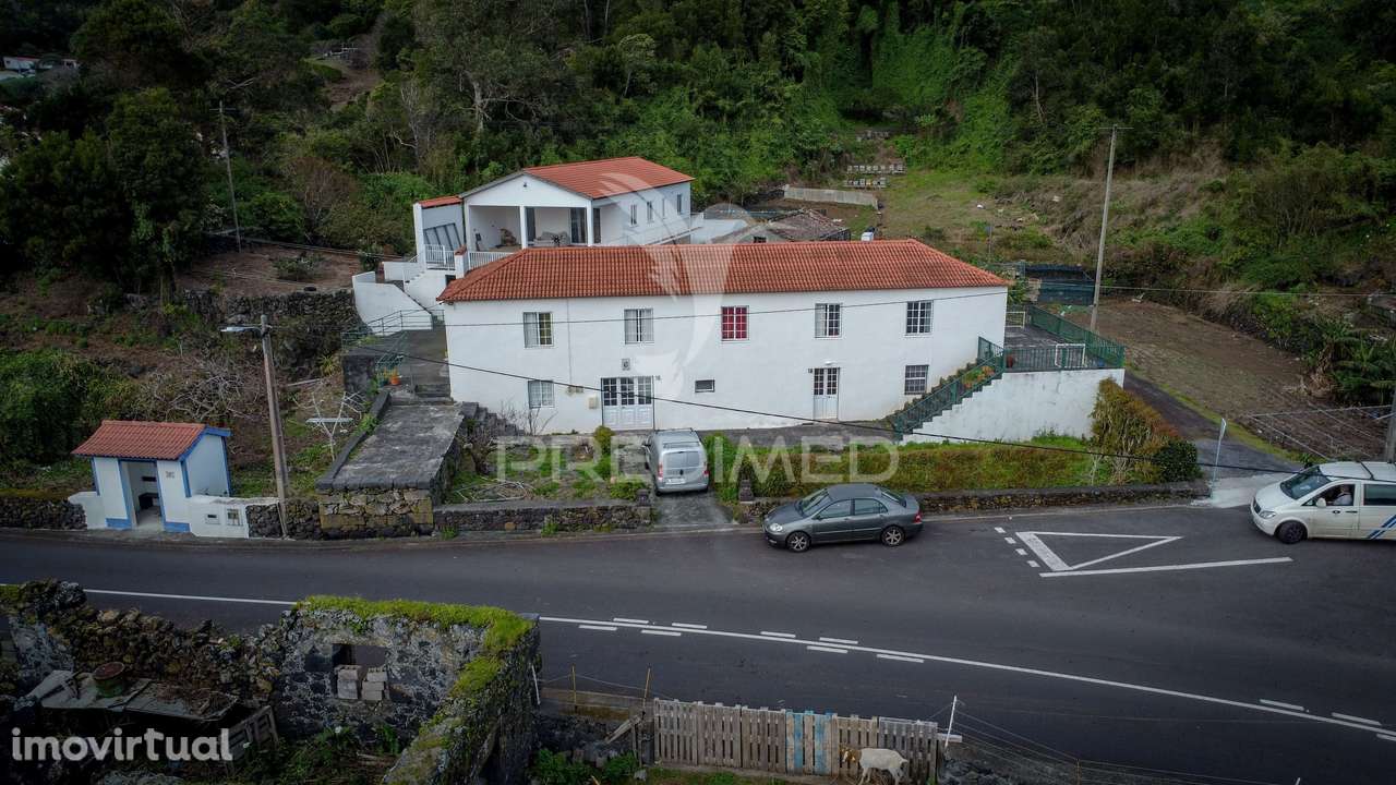 Bloco de 4 Apartamentos com Terreno de 12.232 m² e Ruína – Excelent... - Grande imagem: 3/25