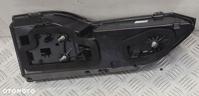 BMW X7 G07 LCI LIFT LAMPA TYŁ W KLAPĘ PRAWA EUROPA EU - 3