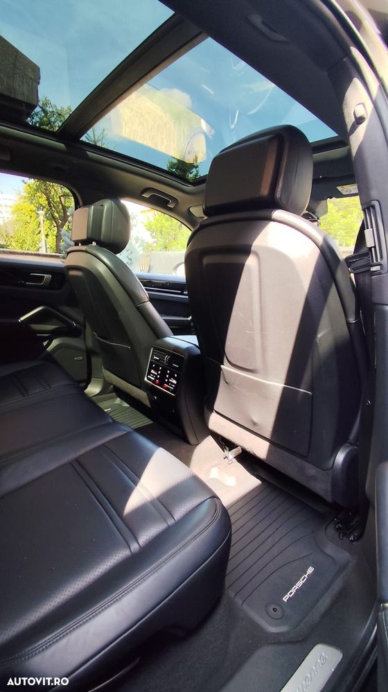 Porsche Cayenne Tiptronic S - 13
