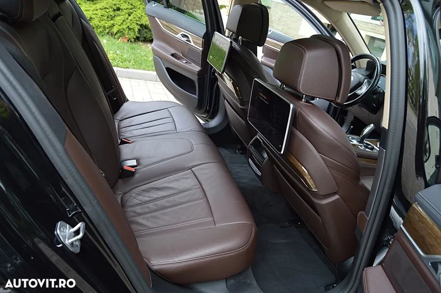 BMW Seria 7 - 31
