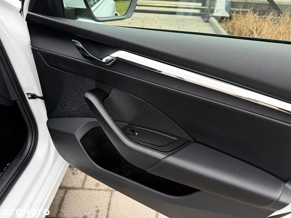 Skoda Octavia 2.0 TDI Style DSG - 32