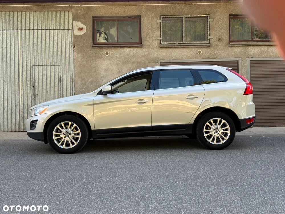 Volvo XC 60 D5 AWD Momentum - 2