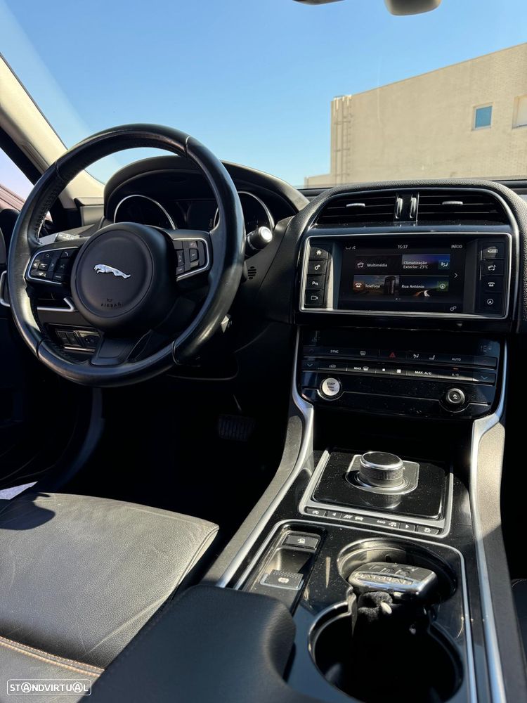 Jaguar XE 2.0 D Prestige Aut. - 8