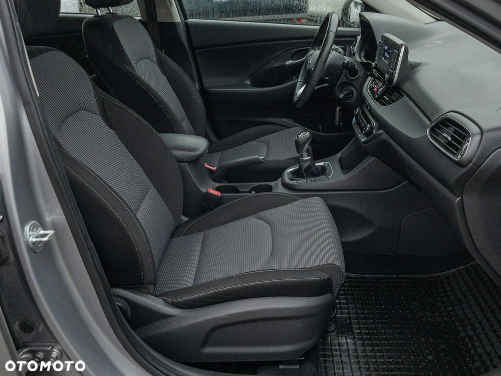 Hyundai i30 1.5 DPI Modern - 26