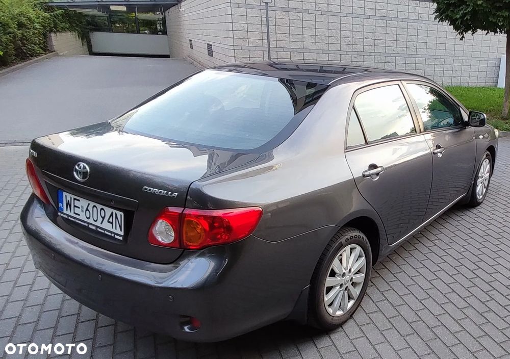 Toyota Corolla 1.6 VVT-i Luna - 4