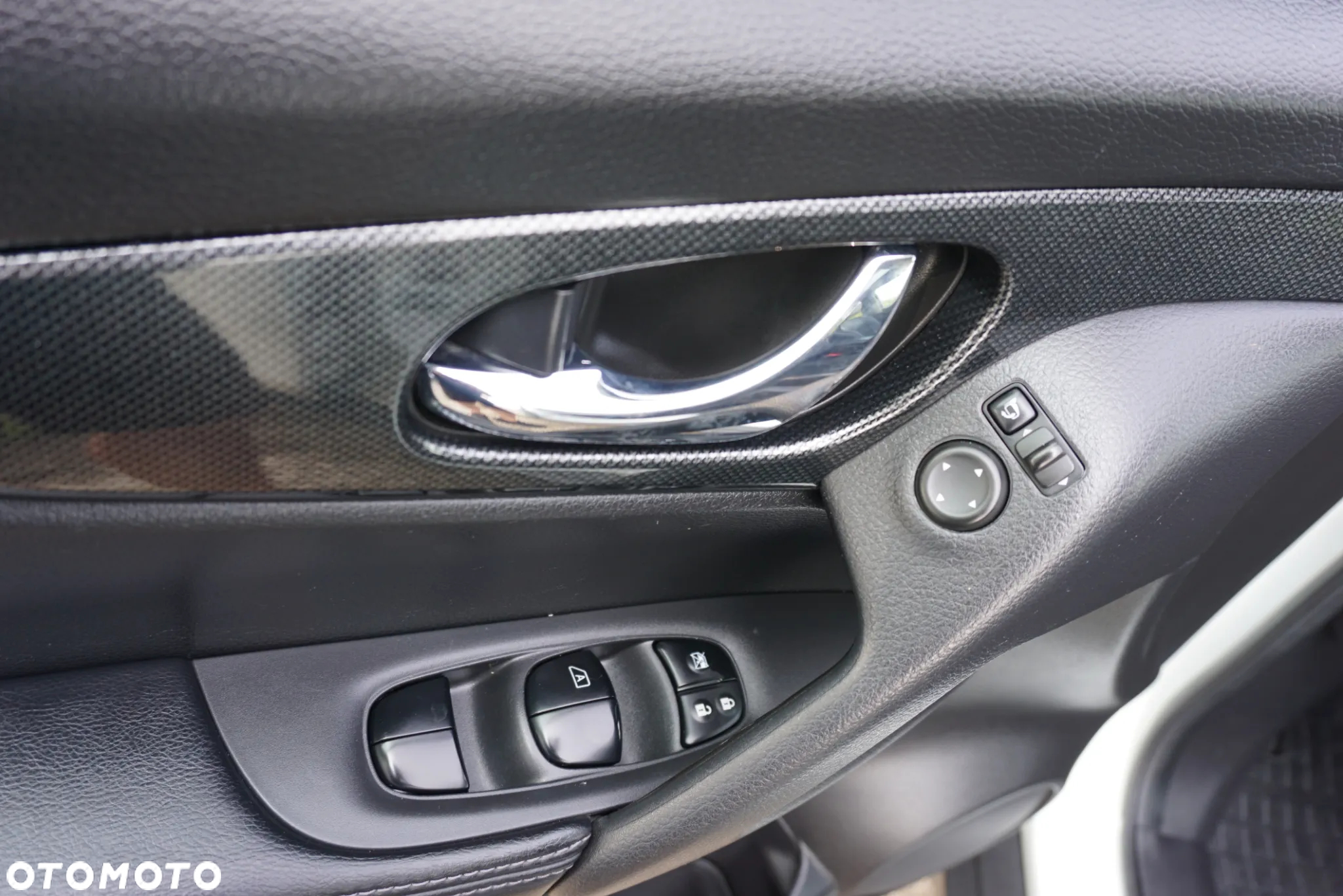 Nissan X-Trail 1.6 DCi N-Connecta 2WD Xtronic 7os - 24