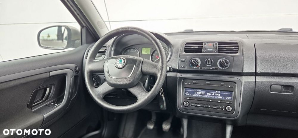Skoda Fabia 1.2 HTP Ambiente - 27