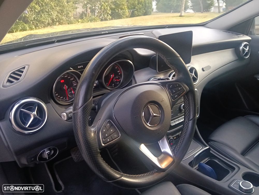 Mercedes-Benz GLA 180 d Style Aut. - 32