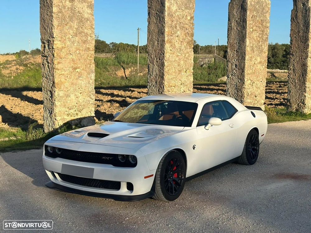 Dodge Challenger Auto SRT Hellcat - 20