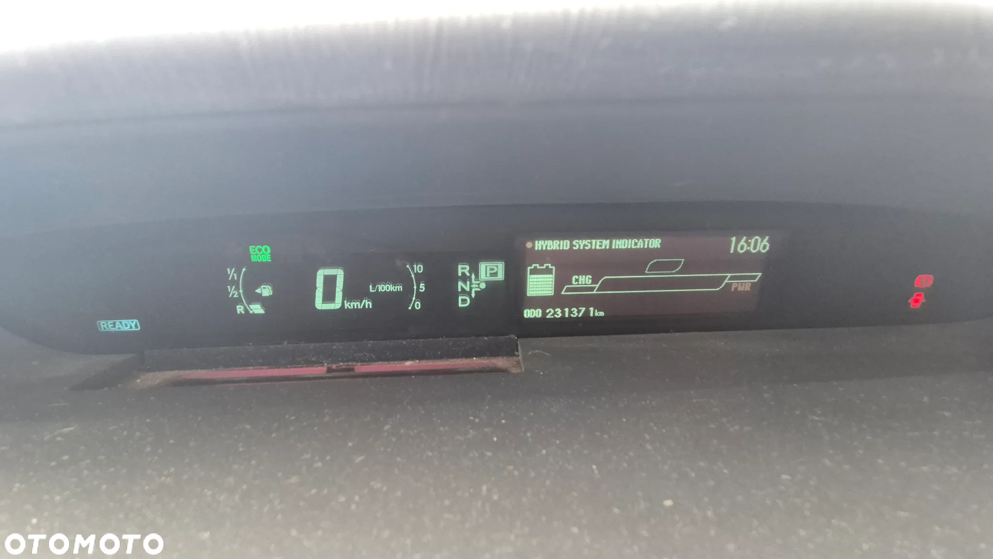 Toyota Prius (Hybrid) Executive - 9