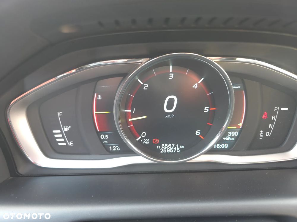 Volvo XC 60 D5 AWD Summum - 17