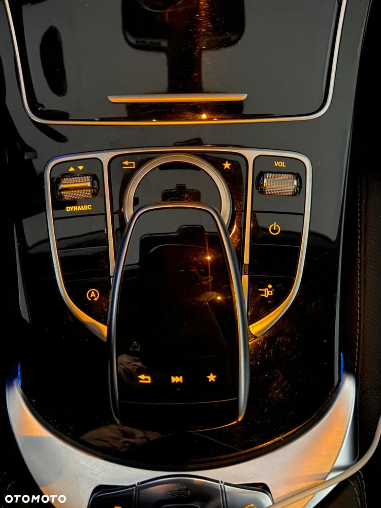 Mercedes-Benz Klasa C 220 d Cabrio 9G-TRONIC - 16