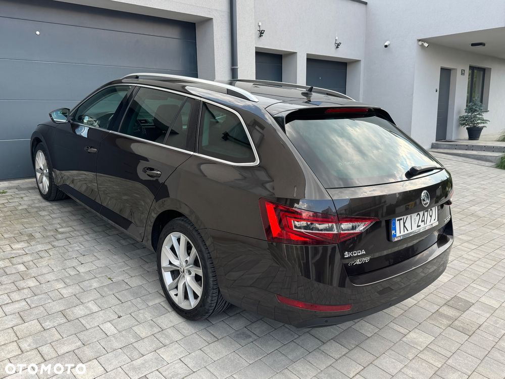 Skoda Superb 2.0 TDI Ambition DSG - 9