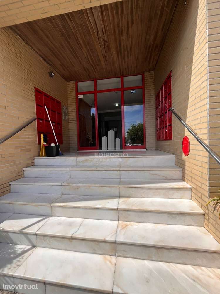 Arrendamento T2 com varanda em Coimbrões - Vila Nova de Gaia - Grande imagem: 2/30