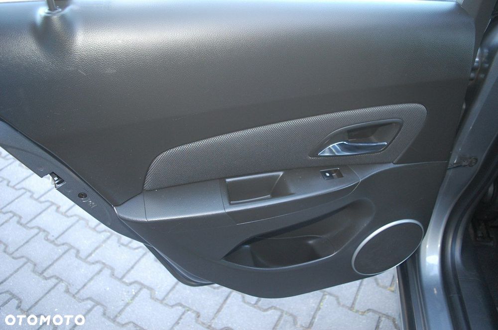 Chevrolet Cruze - 30