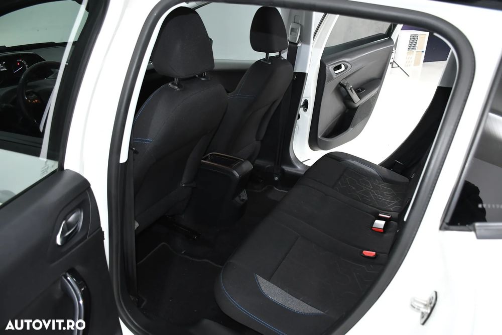 Peugeot 2008 PureTech 110 GPF Stop&Start EAT6 Signature - 15