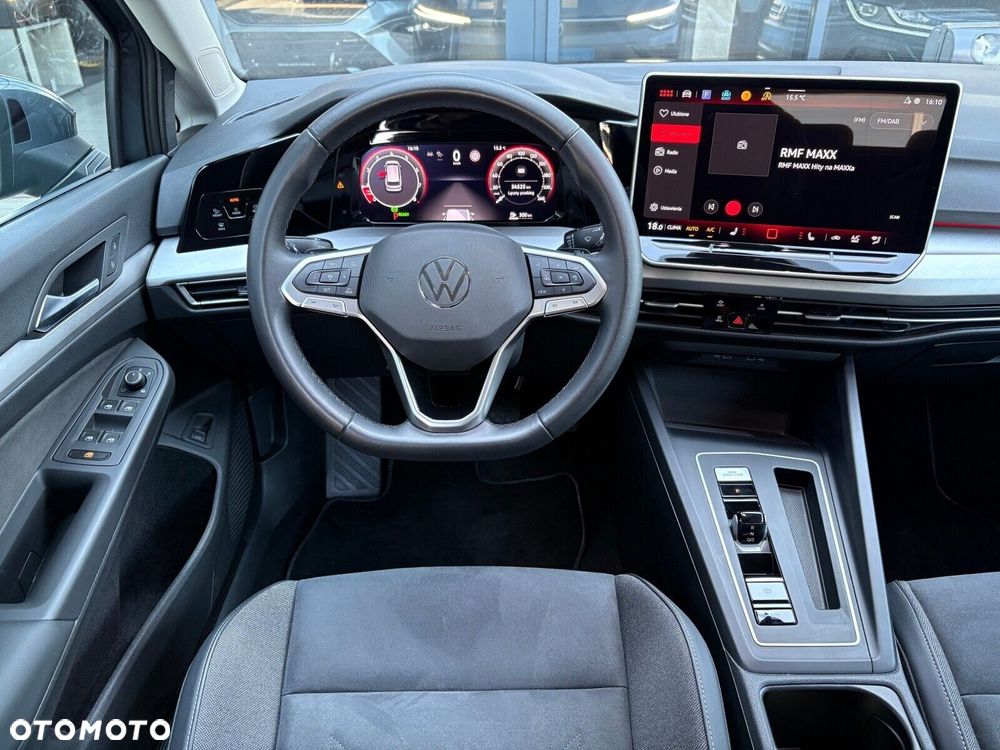 Volkswagen Golf - 11