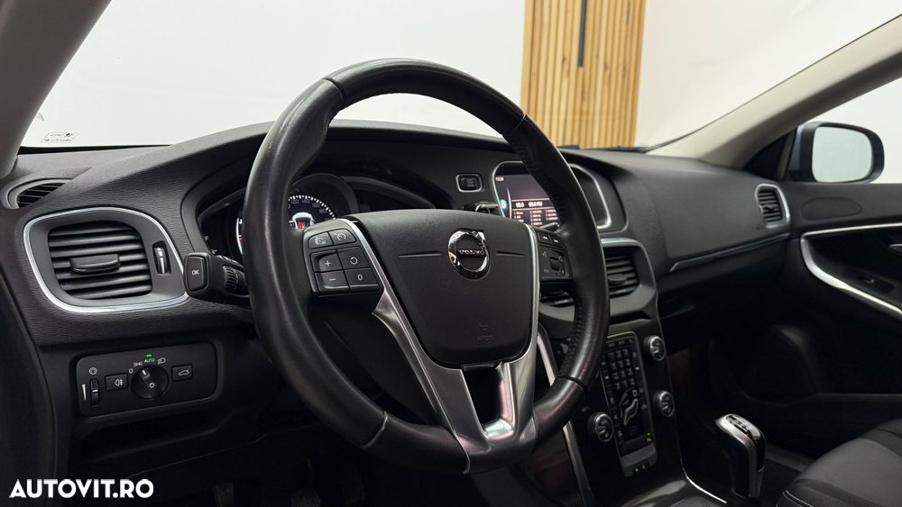 Volvo V40 D3 - 23
