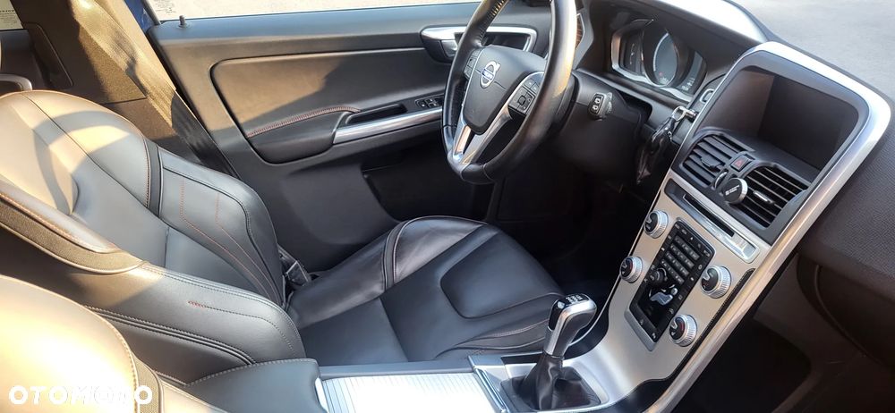 Volvo XC 60 D3 Drive-E Ocean Race - 9