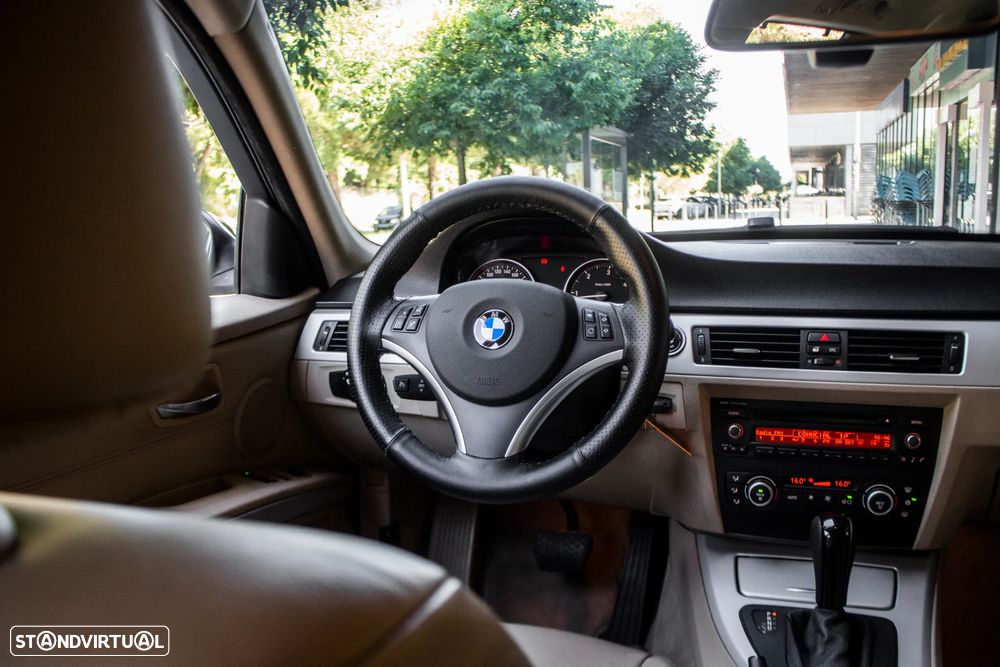 BMW 320 d Auto - 34