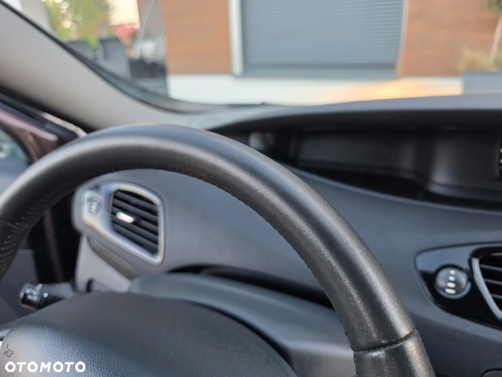 Renault Grand Scenic 1.6 16V 110 Dynamique - 27