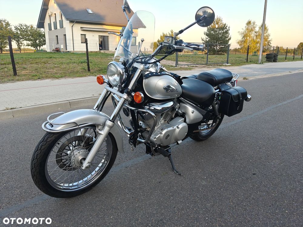 Suzuki Intruder - 13
