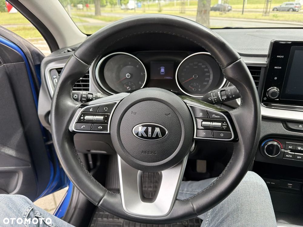 Kia Ceed 1.6 CRDi SCR L Business Line - 18