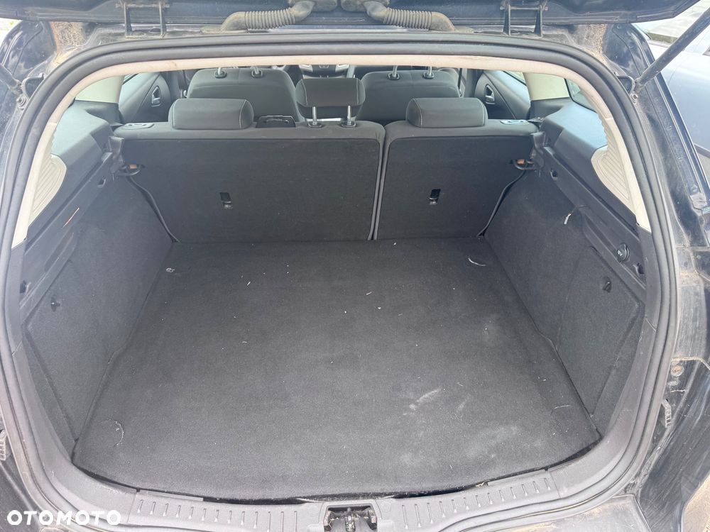 Ford Focus 1.6 Ambiente - 10
