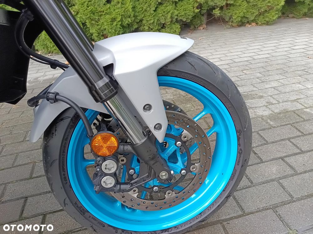 Yamaha MT - 19
