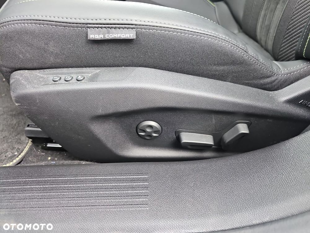 Peugeot 408 - 25
