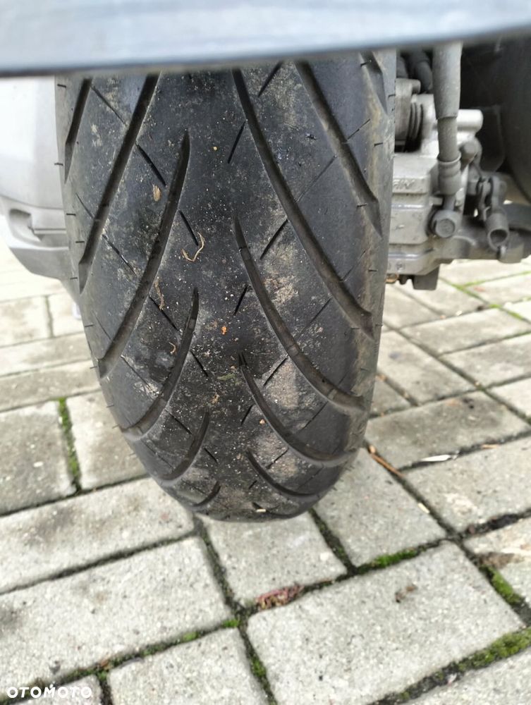 Suzuki Burgman - 7