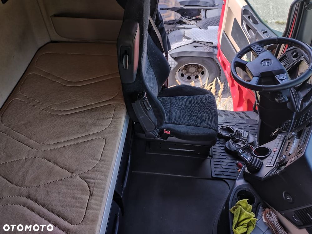 Mercedes-Benz Actros - 7