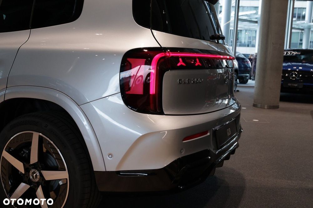 Mercedes-Benz GLB - 8