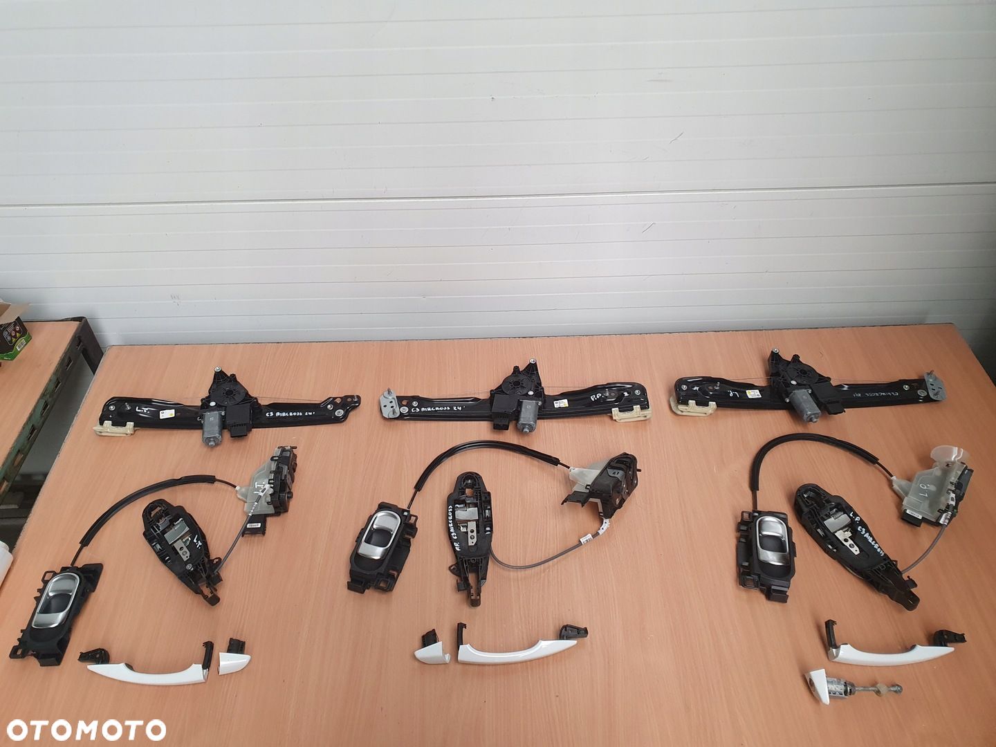ZAMEK DRZWI PRAWY PRZÓD LEWY TYŁ KLAMKA CITROEN C3 AIRCROSS - 1