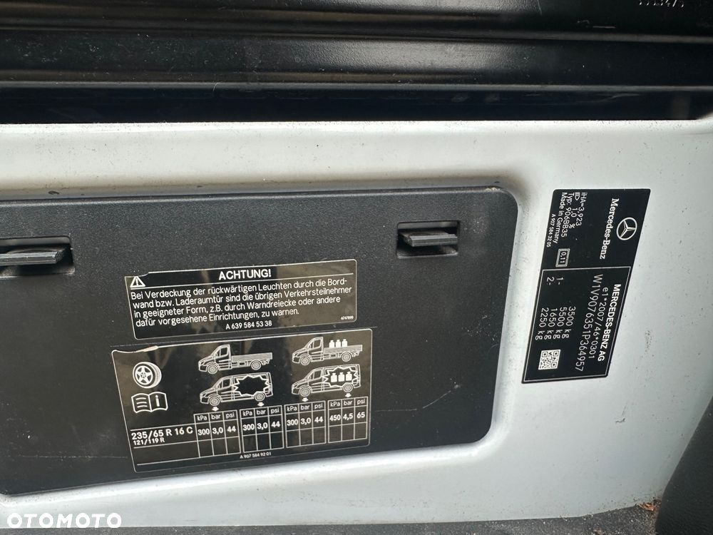 Mercedes-Benz Sprinter - 28