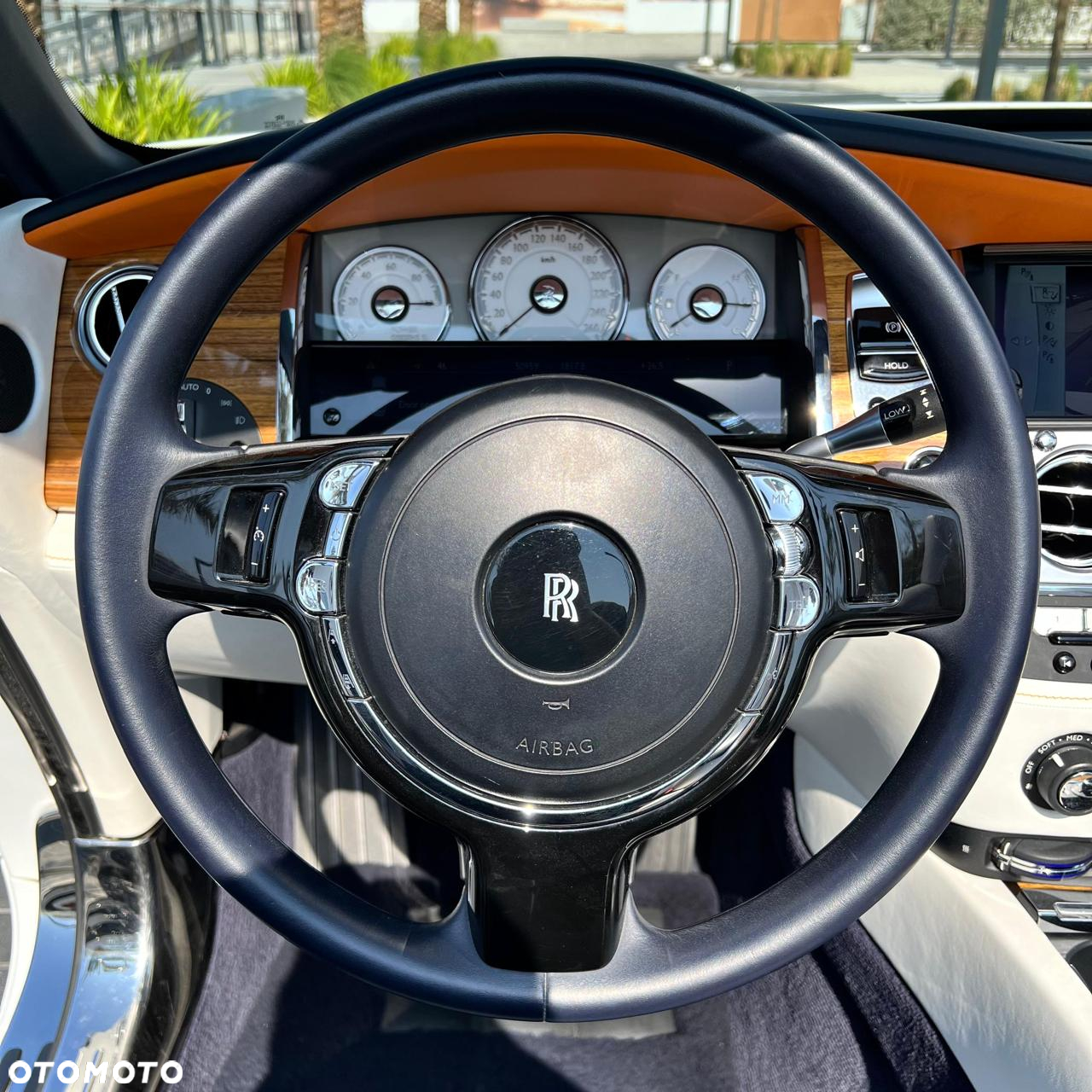 Rolls-Royce Dawn Standard - 19