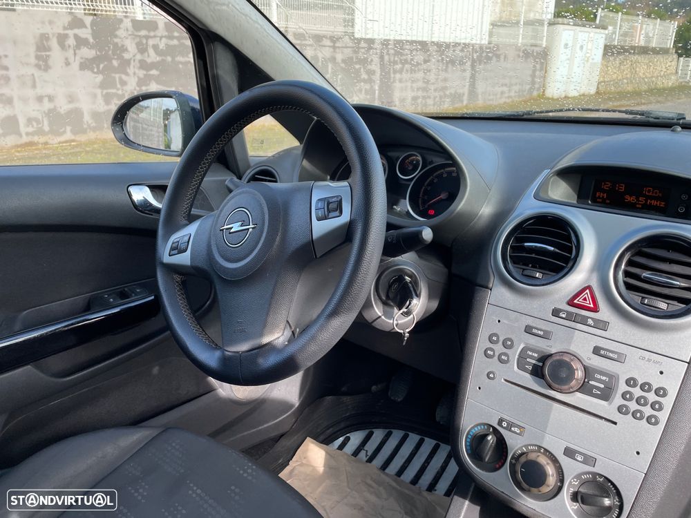 Opel Corsa ver-1-2-cosmo - 8